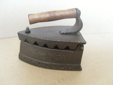 ancien jouet fer à repasser fonte vintage collection