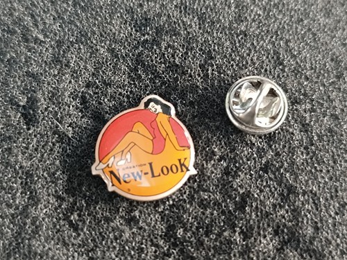 Pin création new look - pin's,