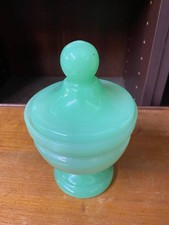 POT EN OPALINE COULEUR VERTE