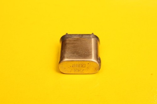 Cristal quartz 4500 - -, khz