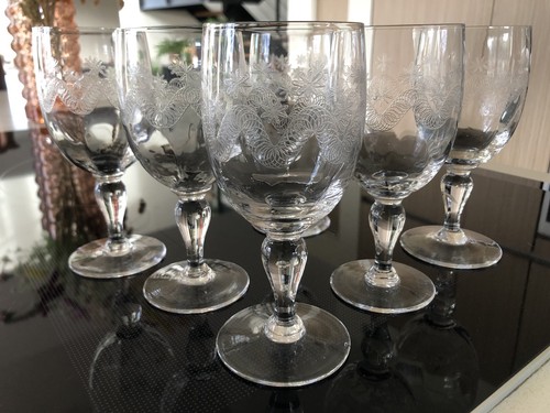 Anciens verres vin rouge - à,