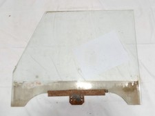 VITRE DE PORTE AVANT DROITE /