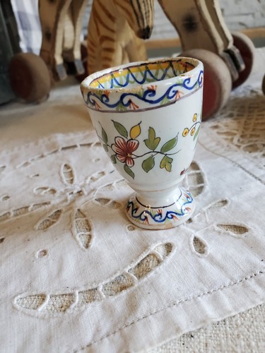 Ancien coquetier manufacture - coquetier, a