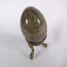 oeuf poli en marbre avec support bronze