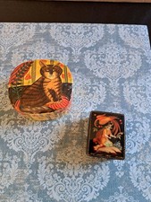 2 boites en carton bouillies