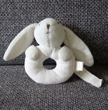 A8 Doudou Lapin Hochet Zara