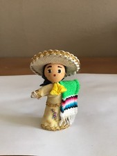 Petite poupée miniature