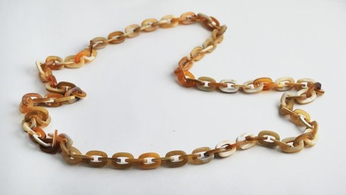 Collier long artisanal - , en