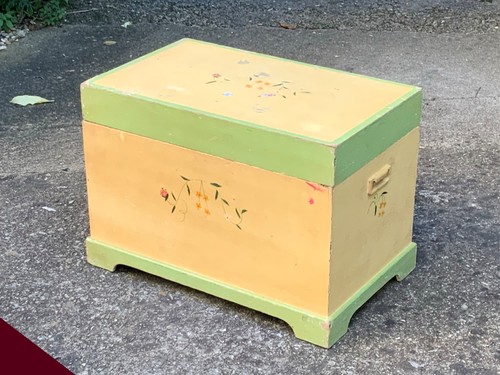 Petit coffre jouet - petit,