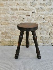 tabouret tripode en bois