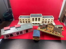 Lot de 5 batisses, gare