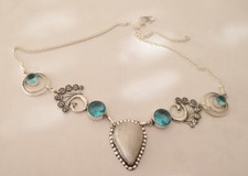 Collier plaqué argent 925 décoré ciselé Pierre de lune bleu quartz