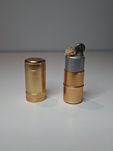 Ancien petit briquet - ancien,