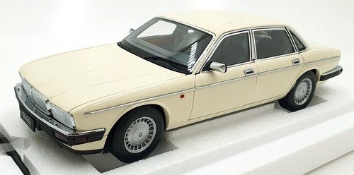 Almost real scale 810542 - almost, 1/18