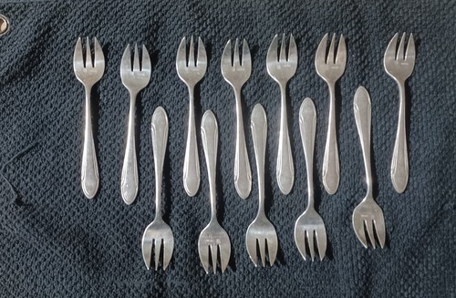 Lot fourchettes à - 12,