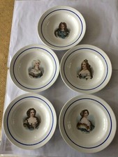 anciennes petites assiettes