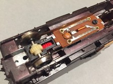 Berceau de pignon moteur pour Loco-tracteur Y8000 ROCO - Ech. HO