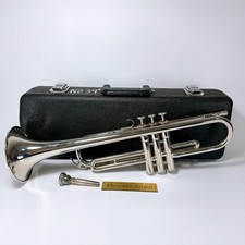 Yamaha YTR-135 Bb Trompette avec étui rigide embout buccal instrument /...