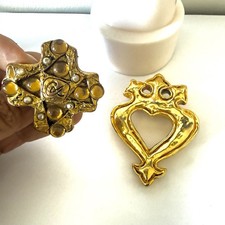 2 X Broche Christian Lacroix