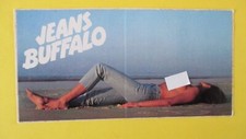 sticker vintage Jeune femme  à la plage JEANS BUFFALO (pin up) 7,5 cm / 14,5 cm