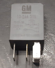 RELAIS OPEL GM 13266315 (138 )