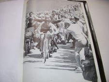 CYCLISME COUPURE LIVRE GD157 Eddy MERCKX au dos CHUTE Luis OCANA dans COL MENTE