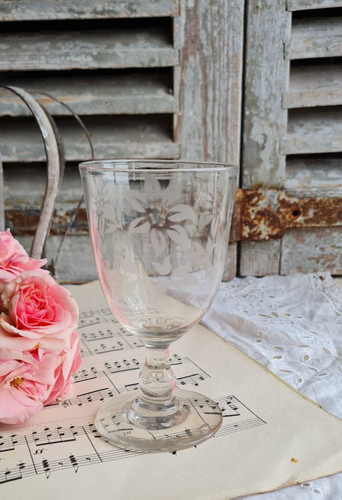 Ancien verre mariee - de, sur