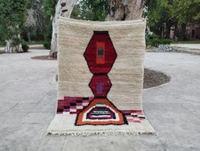 Tapis moderne tissé à la