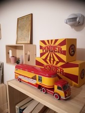 cirque pinder camion confiserie 1.43 le rétro gauche a était remplacer