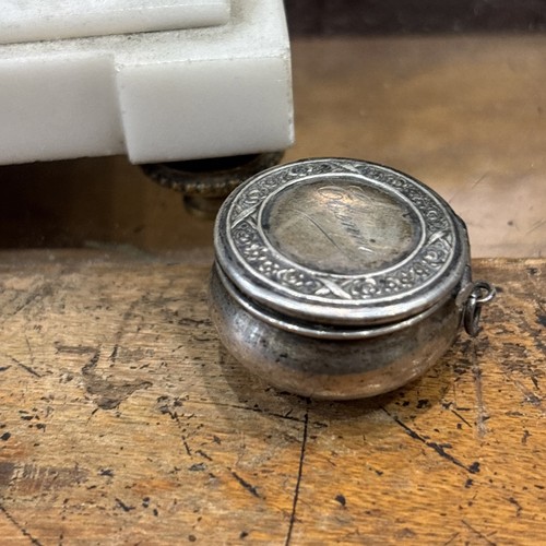 Ancienne petite boite ronde - boite,