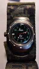 Montre couronne à gauche