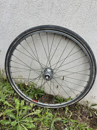 Roue avant front - avant, maxicar