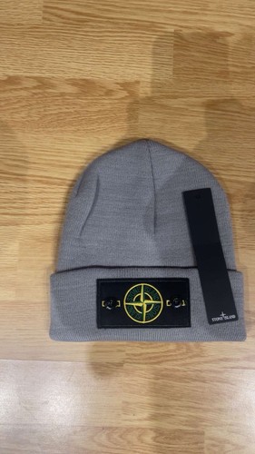 Bonnet stone island - island,