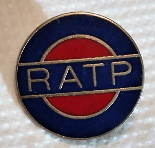 A32 pin logo - pin's, siglé