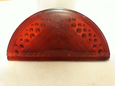 ancien verre de feu rouge arrière B.V demi lune 90 x 45 mm
