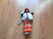 Figurine amérindienne " Poupée Indien Art Eskimo " vintage canada 28 cm.