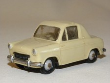 JOUET ANCIENNE MINIATURE EN PLASTIQUE NOREV VOITURE VESPA 400 N°18 AU 1/43 TBE