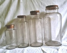 lot de 4 anciens pots pharmacie truffe en verre soufflé blanc XIXème siècle