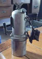 ANCIENNE LAMPE A CARBURE POUR VELOS  - ANNEES 1900- EN METAL