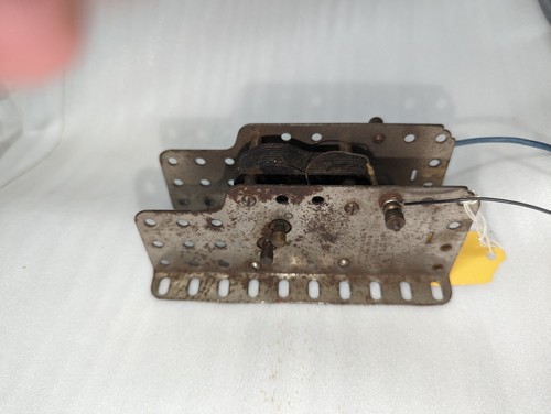 Teen working meccano - teen's, motor
