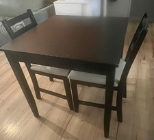A Saisir... ENSEMBLE TABLE CARRÉE + 2 CHAISES  IKEA en bois ÉBÈNE