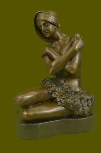 Sculpture bronze femme - en,