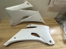 PAIRE DE PLASTIQUE ECOPE OUIE