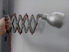 Ancienne lampe à ciseaux industrielle soviétique fabriquée en Union...