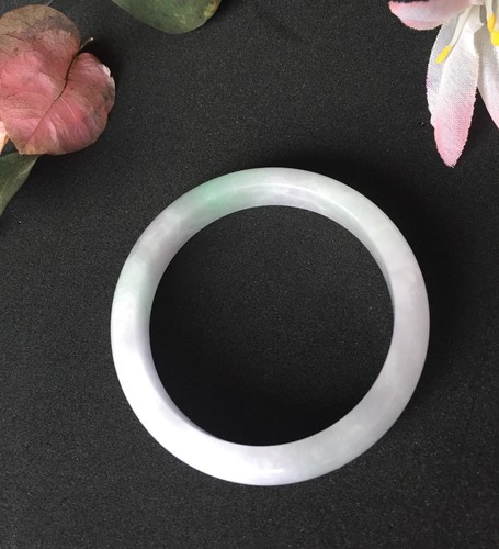 Very fine green jadeite jade - green,
