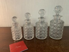 4 flacons de toilette modèle