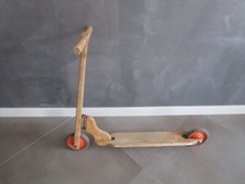 Trottinette ancienne en bois