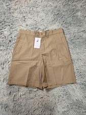 Shorts Nike beige brodé logo