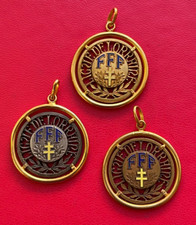 Beau lot de 3 médailles décernées, F.F.F. Médaille d'or, d'argent et de bronze