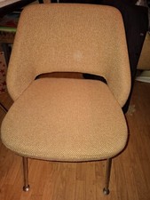 4 fauteuiles type amchairs tissus beige détachable sur pieds chromé règlables